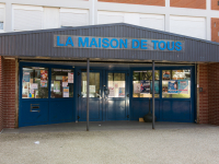 Maison de Tous devanture