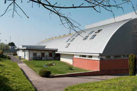 Complexe sportif Jean-Michel Giot vu de l'extérieur