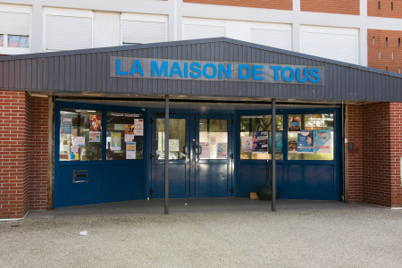 Maison de Tous devanture